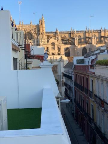 Stunning Attic With Private Terrace And Parking Optional Lägenhet Sevilla Exteriör bild